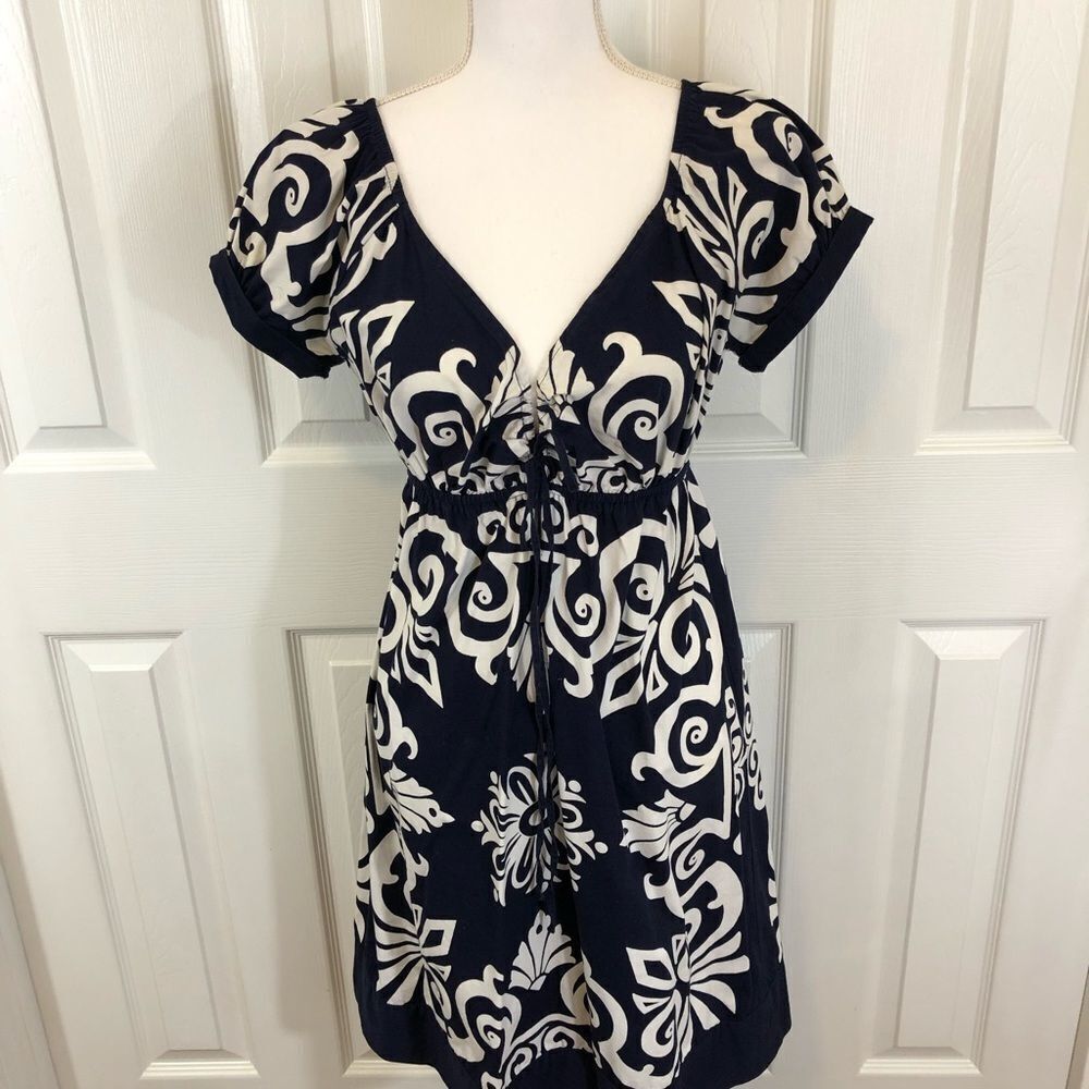 Tres Chic Navy Blue And White Cap Sleeve Dress Size M